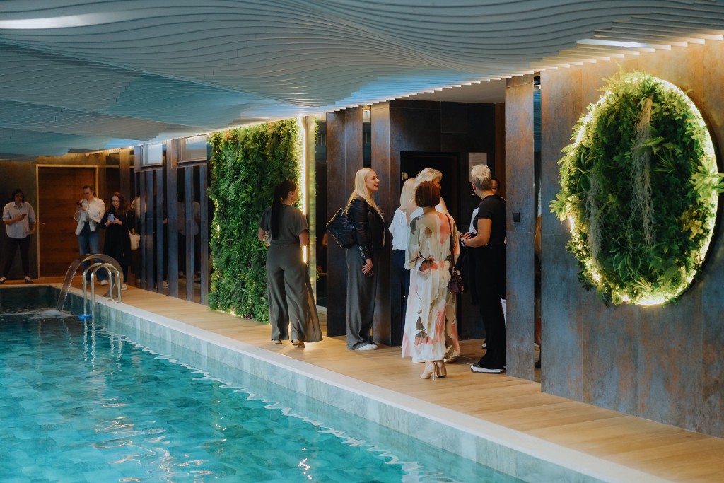 Wellness pool at Hotel Pino